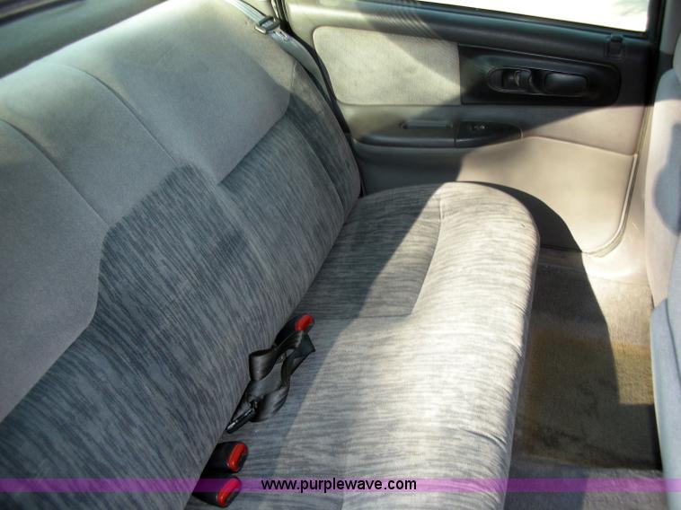 image for item 1000 1997 Dodge Intrepid