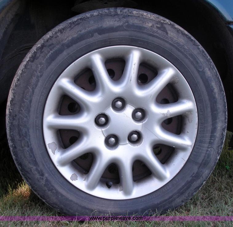 image for item 1000 1997 Dodge Intrepid