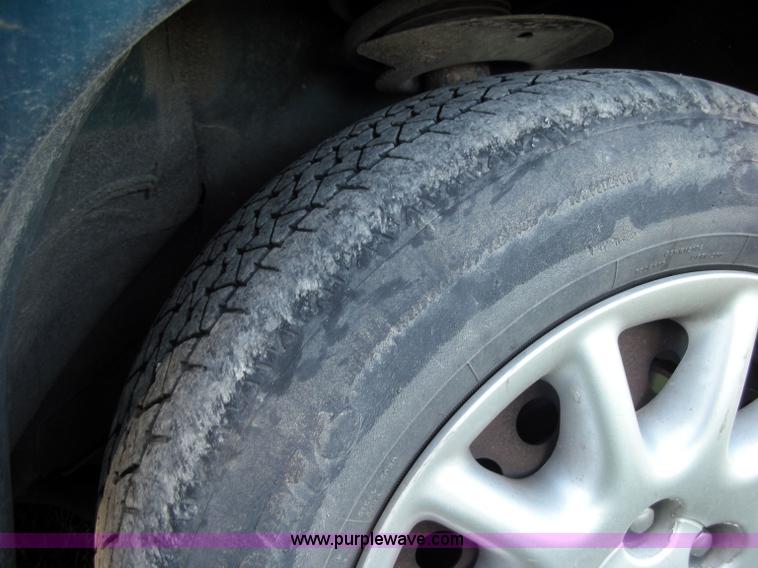 image for item 1000 1997 Dodge Intrepid