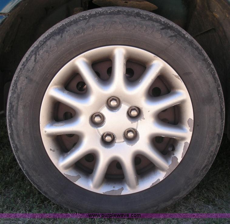 image for item 1000 1997 Dodge Intrepid