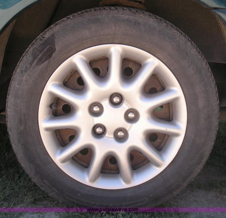 image for item 1000 1997 Dodge Intrepid