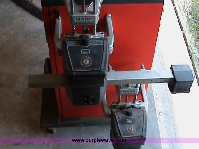 image for item 1603 Hunter P411 alignment machine