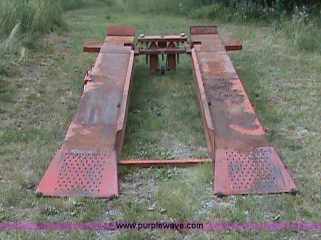 Ammco 2235 alignment rack rack with Ammco 2875 Rak-Jak air lift in ...