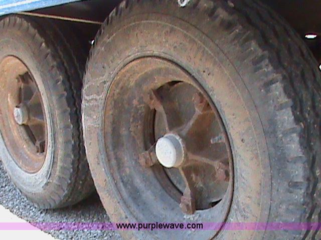 image for item 1609 1997 TSI 30' job trailer