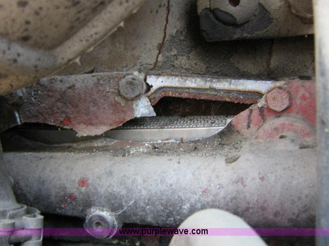 image for item 1800 2003 Volvo VNL semi truck