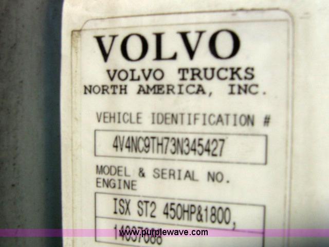 image for item 1800 2003 Volvo VNL semi truck