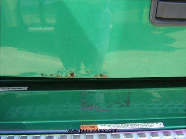 image for item 1801 2005 Volvo VNL 670 semi truck