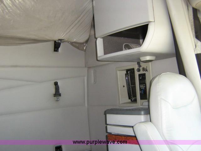 image for item 1801 2005 Volvo VNL 670 semi truck