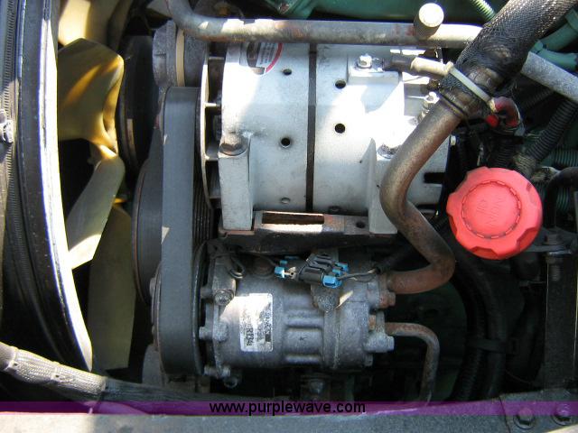 image for item 1801 2005 Volvo VNL 670 semi truck