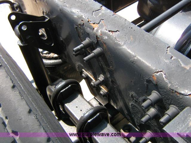 image for item 1801 2005 Volvo VNL 670 semi truck