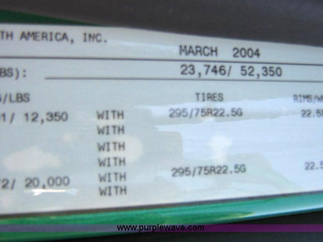 image for item 1801 2005 Volvo VNL 670 semi truck