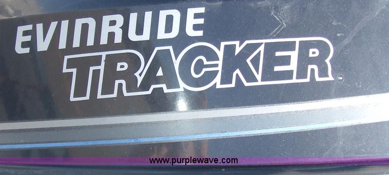 image for item 2243 1992 Bass Tracker Pro 17 16' boat