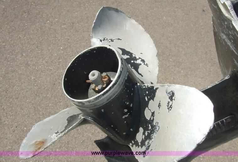 image for item 2243 1992 Bass Tracker Pro 17 16' boat