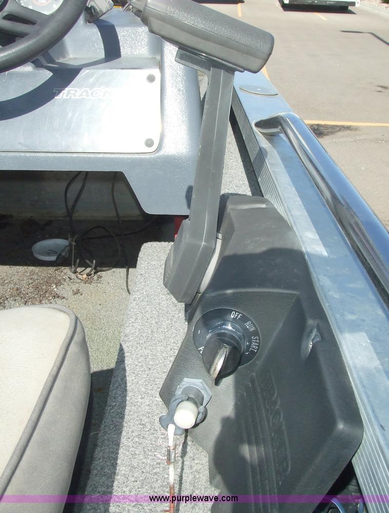 image for item 2243 1992 Bass Tracker Pro 17 16' boat