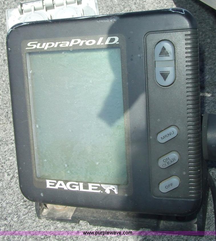 image for item 2243 1992 Bass Tracker Pro 17 16' boat