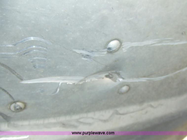 image for item 2243 1992 Bass Tracker Pro 17 16' boat