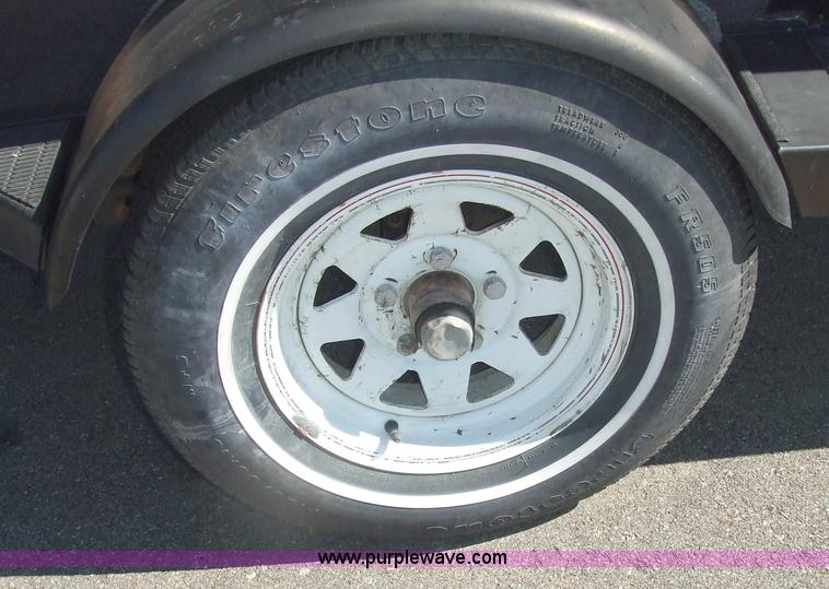 image for item 2243 1992 Bass Tracker Pro 17 16' boat