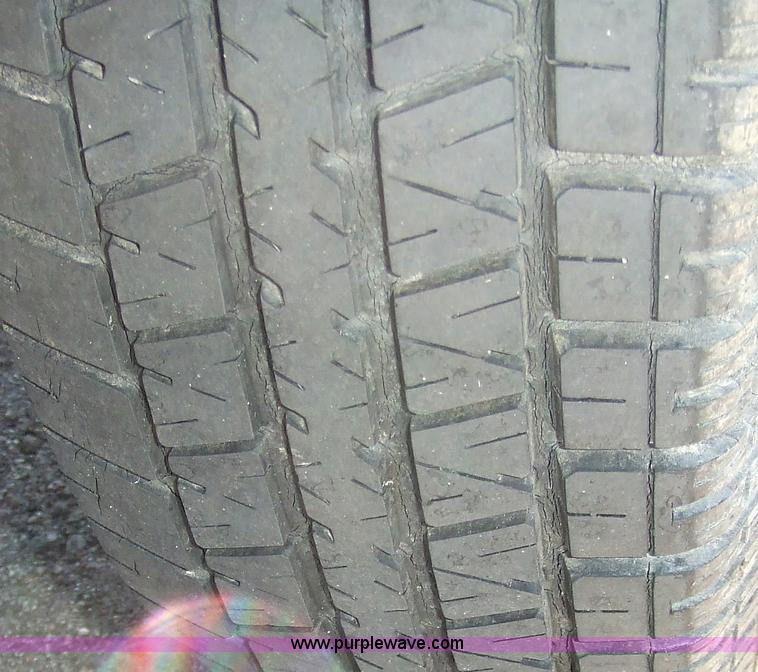 image for item 2243 1992 Bass Tracker Pro 17 16' boat