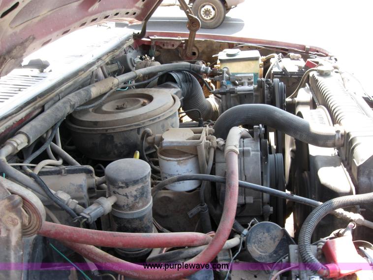 image for item 2535 1986 Ford F350 pickup truck