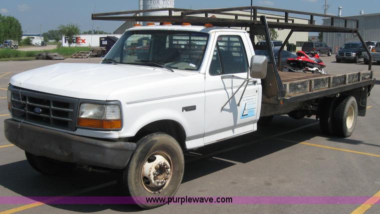 image for item 2536 1992 Ford F450 Super Duty truck