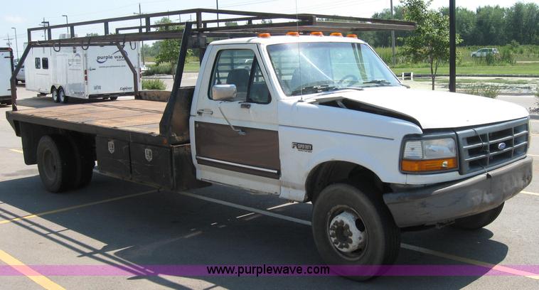 image for item 2536 1992 Ford F450 Super Duty truck