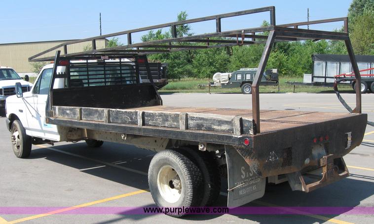 image for item 2536 1992 Ford F450 Super Duty truck