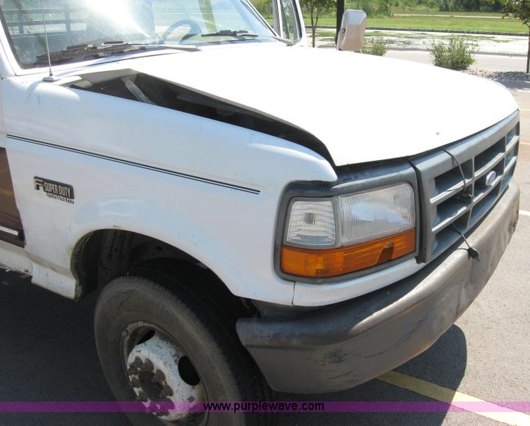 image for item 2536 1992 Ford F450 Super Duty truck
