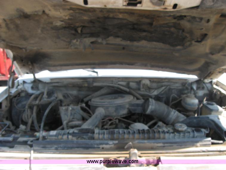 image for item 2536 1992 Ford F450 Super Duty truck