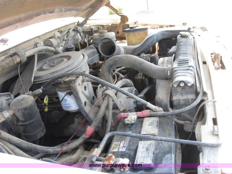 image for item 2536 1992 Ford F450 Super Duty truck