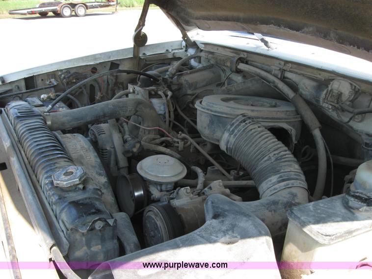 image for item 2536 1992 Ford F450 Super Duty truck