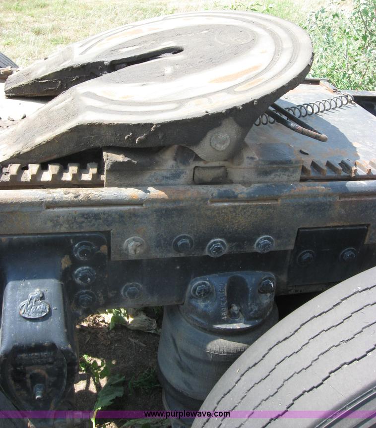 image for item 2727 1984 Mack RWS788ST semi truck