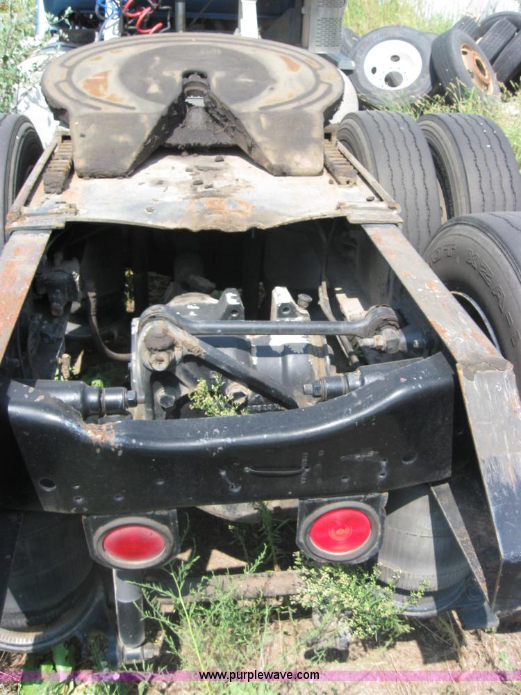 image for item 2727 1984 Mack RWS788ST semi truck