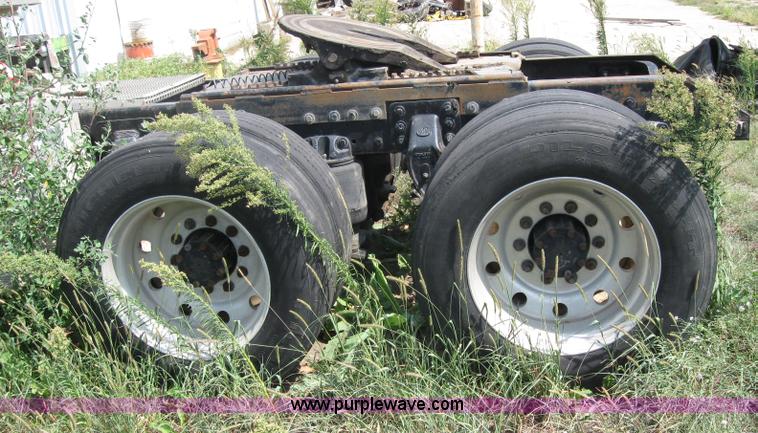 image for item 2727 1984 Mack RWS788ST semi truck