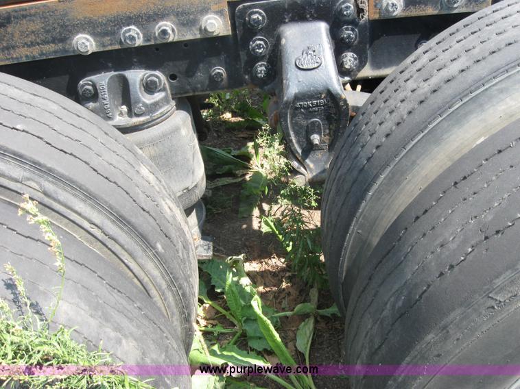 image for item 2727 1984 Mack RWS788ST semi truck