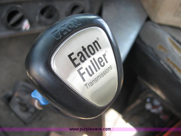 image for item 2727 1984 Mack RWS788ST semi truck