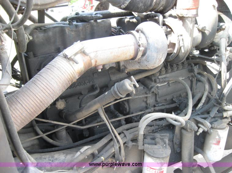 image for item 2727 1984 Mack RWS788ST semi truck