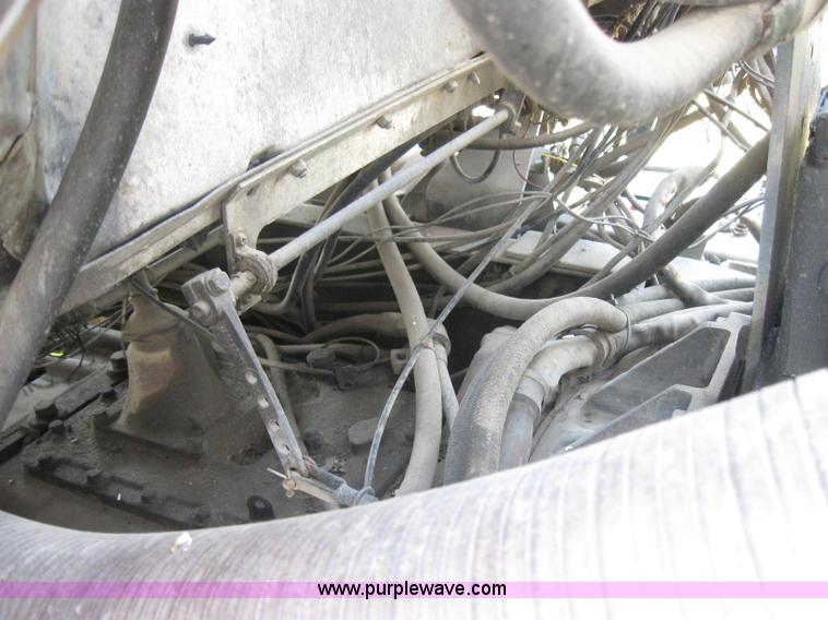 image for item 2727 1984 Mack RWS788ST semi truck