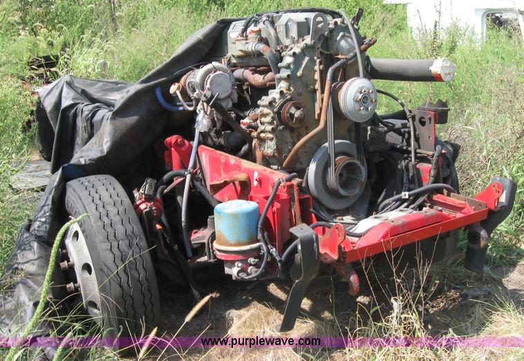 image for item 2732 Semi-truck chassis with engine