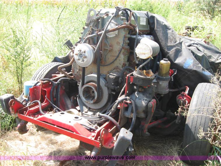 image for item 2732 Semi-truck chassis with engine