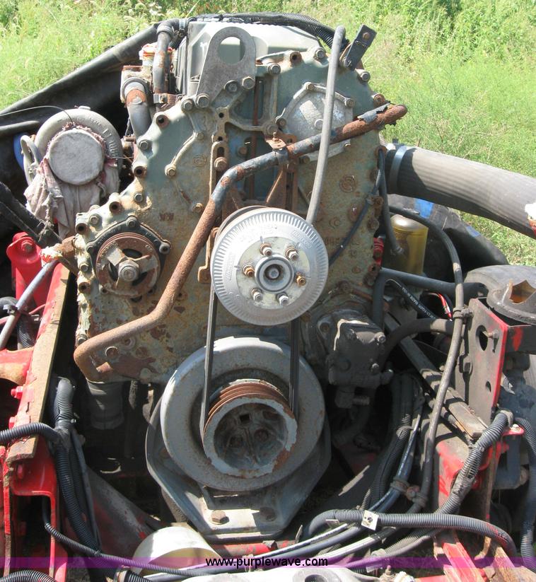 image for item 2732 Semi-truck chassis with engine