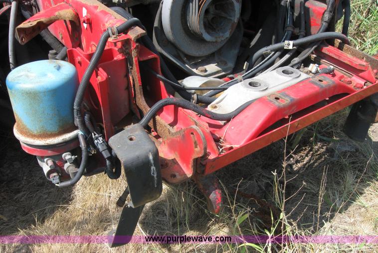 image for item 2732 Semi-truck chassis with engine