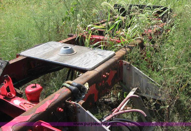 image for item 2732 Semi-truck chassis with engine