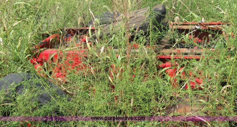 image for item 2732 Semi-truck chassis with engine