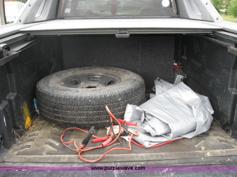 image for item 2787 2002 Chevrolet Avalance K1500