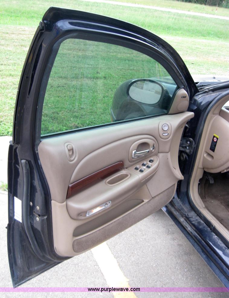 image for item 2789 2001 Chrysler LHS