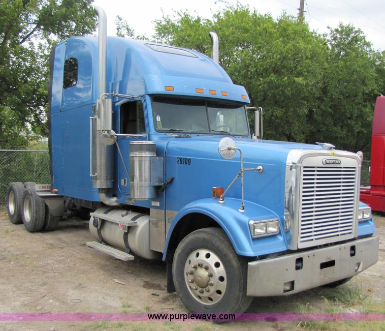 image for item 3090 2003 Freightliner Conventional FLD132 XL Classic semi truck