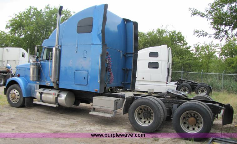image for item 3090 2003 Freightliner Conventional FLD132 XL Classic semi truck