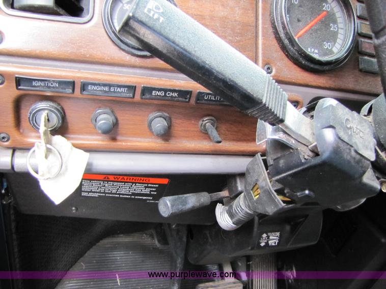 image for item 3090 2003 Freightliner Conventional FLD132 XL Classic semi truck