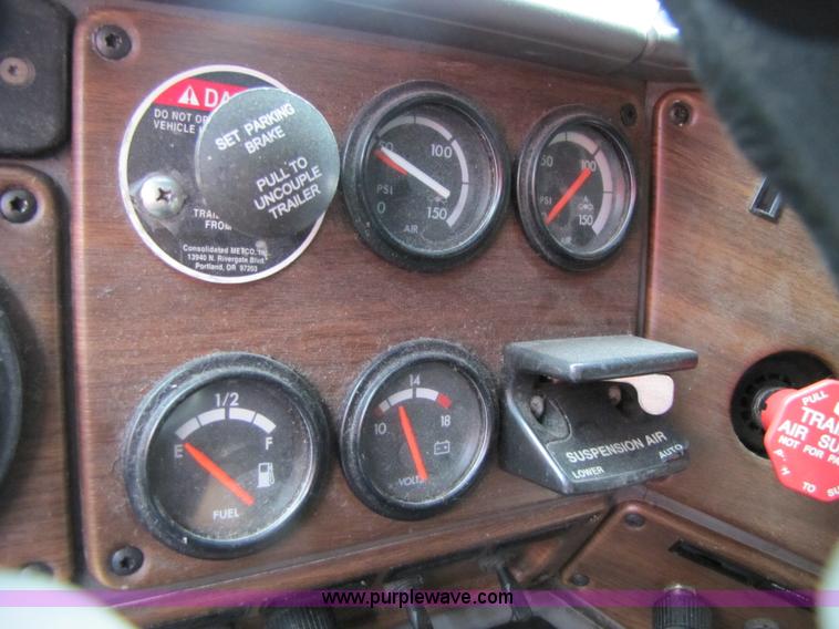 image for item 3090 2003 Freightliner Conventional FLD132 XL Classic semi truck