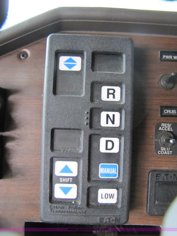 image for item 3090 2003 Freightliner Conventional FLD132 XL Classic semi truck